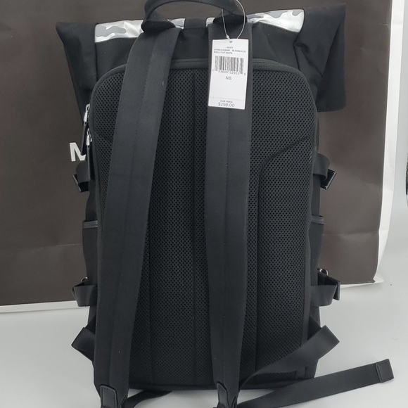 🆕️ Michael Kors Kent Rolltop Backpack Camo - Picture 2 of 7